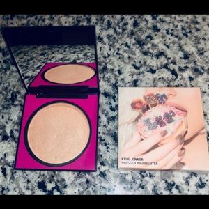 Champagne Showers Highlighter